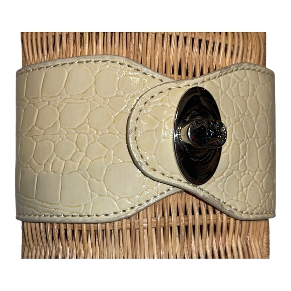 Tan and Cream Mini basket Bag with Chain Strap. Ivory and silver finishings - Picture 9 of 12
